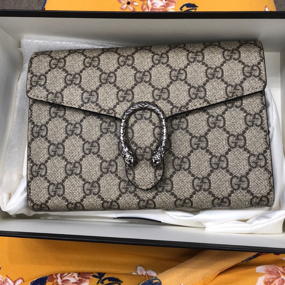 Gucci Dionysus wallet on chain